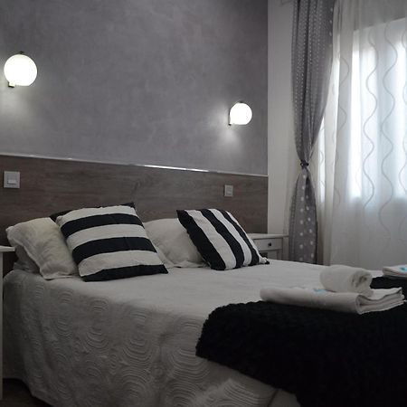 Hostal Meyra Madrid Eksteriør bilde