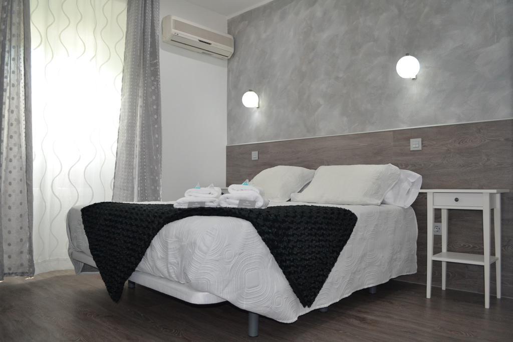 Hostal Meyra Madrid Eksteriør bilde