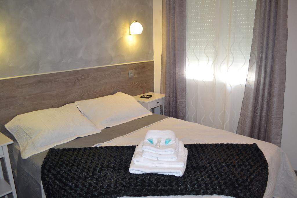 Hostal Meyra Madrid Eksteriør bilde