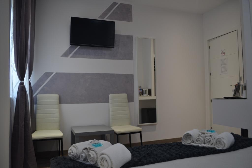 Hostal Meyra Madrid Eksteriør bilde