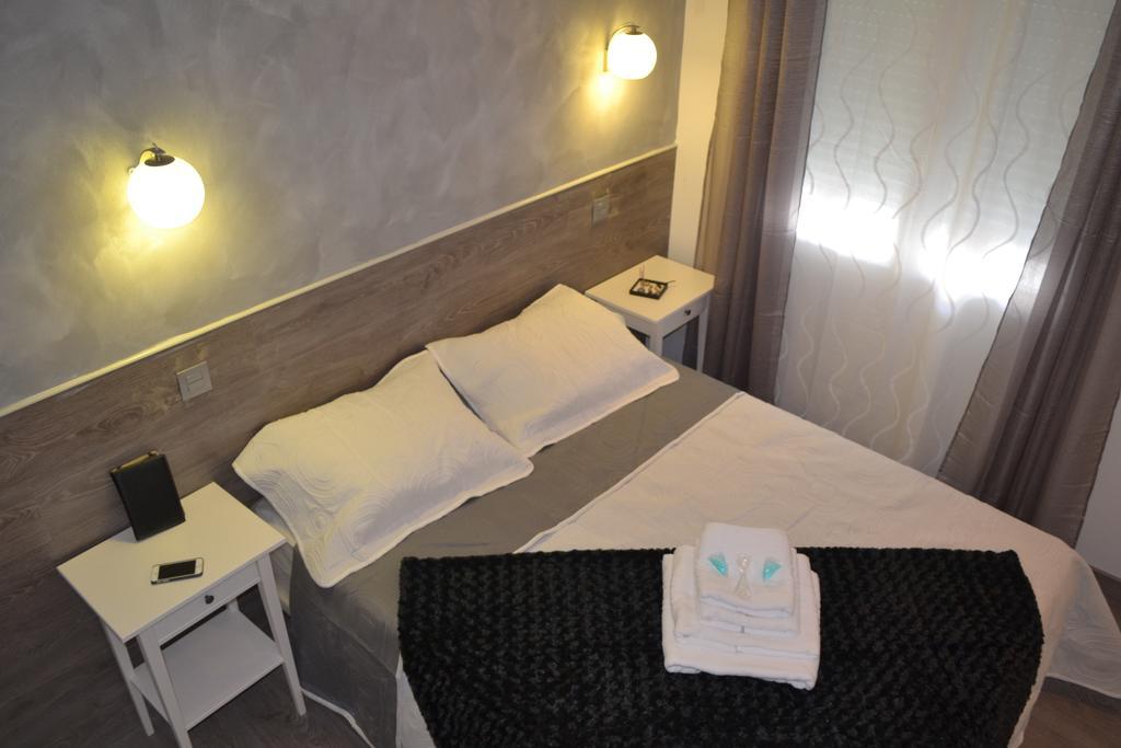 Hostal Meyra Madrid Eksteriør bilde