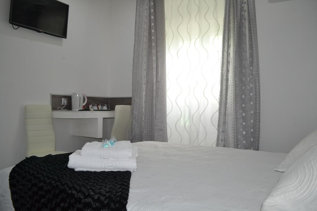 Hostal Meyra Madrid Eksteriør bilde