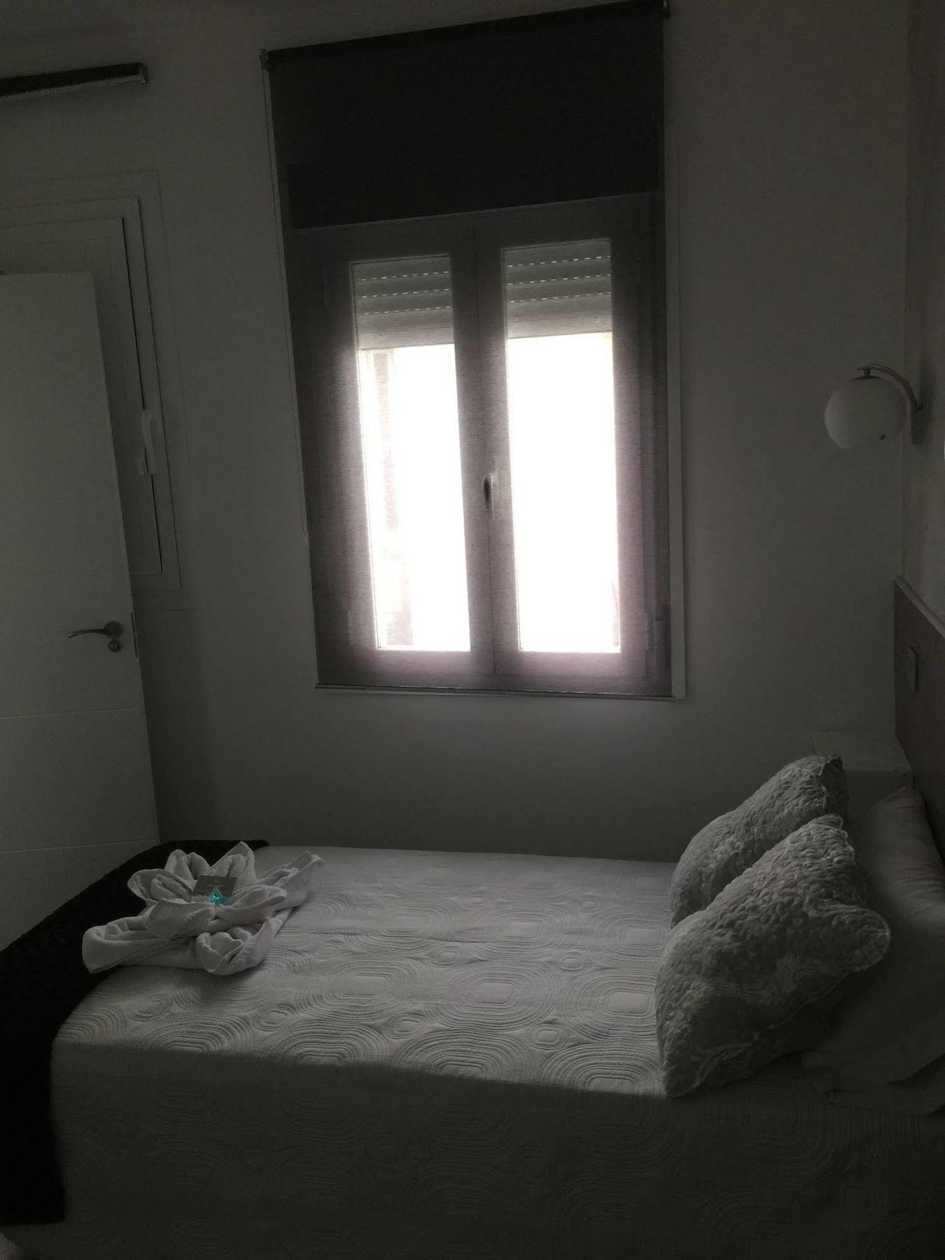 Hostal Meyra Madrid Eksteriør bilde