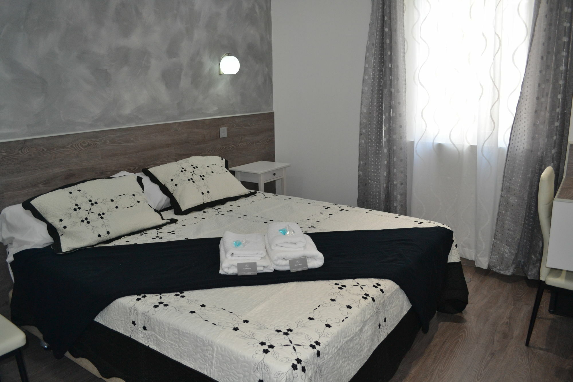 Hostal Meyra Madrid Eksteriør bilde