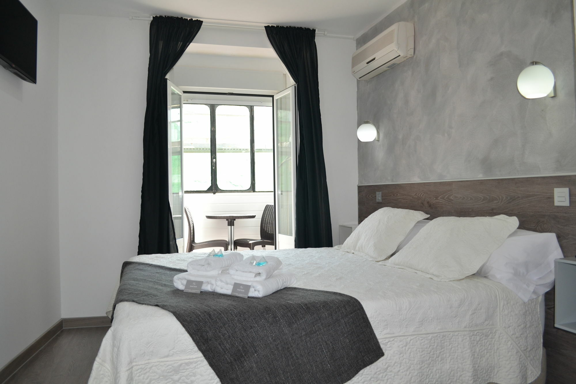 Hostal Meyra Madrid Eksteriør bilde