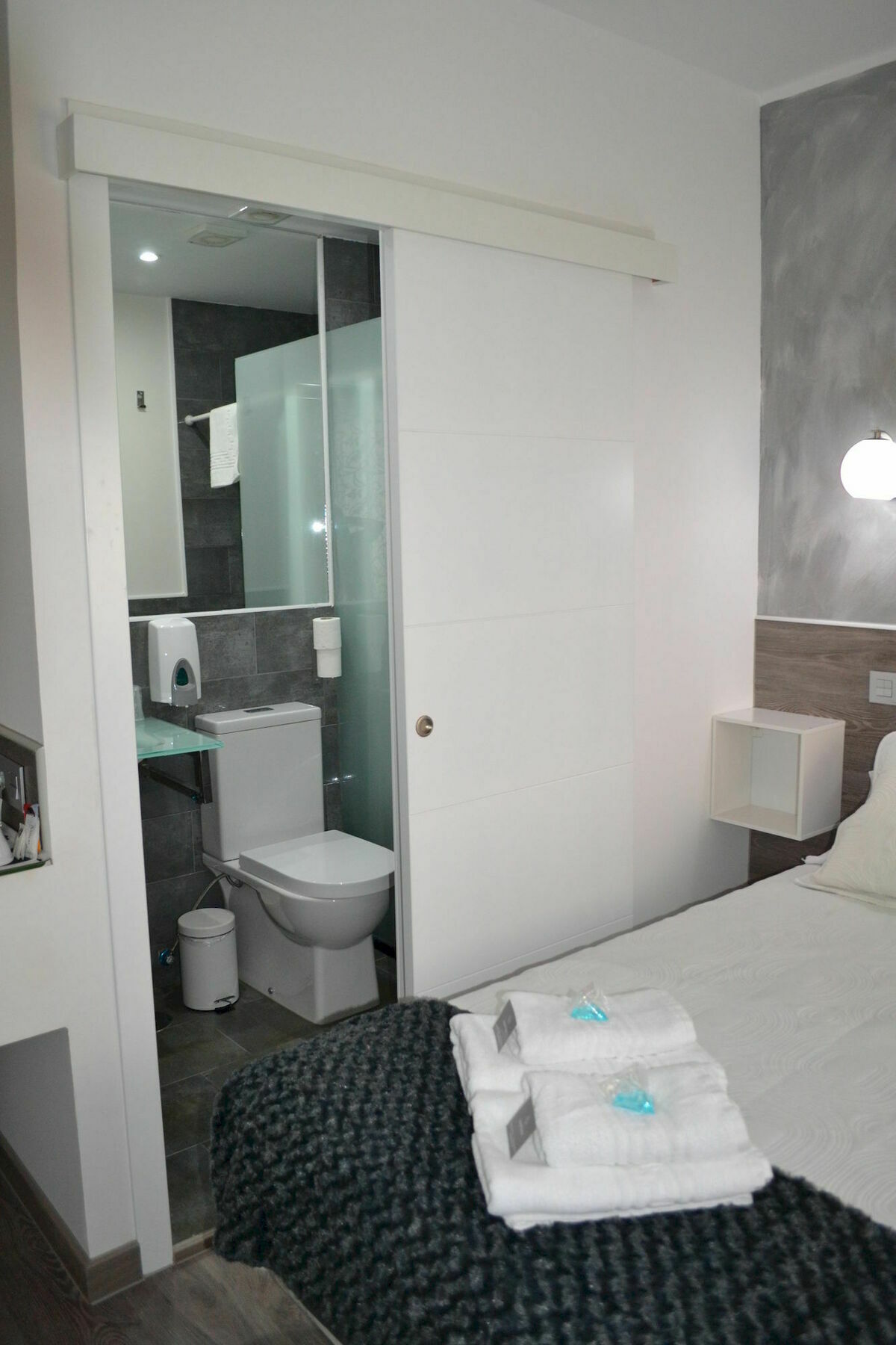 Hostal Meyra Madrid Eksteriør bilde