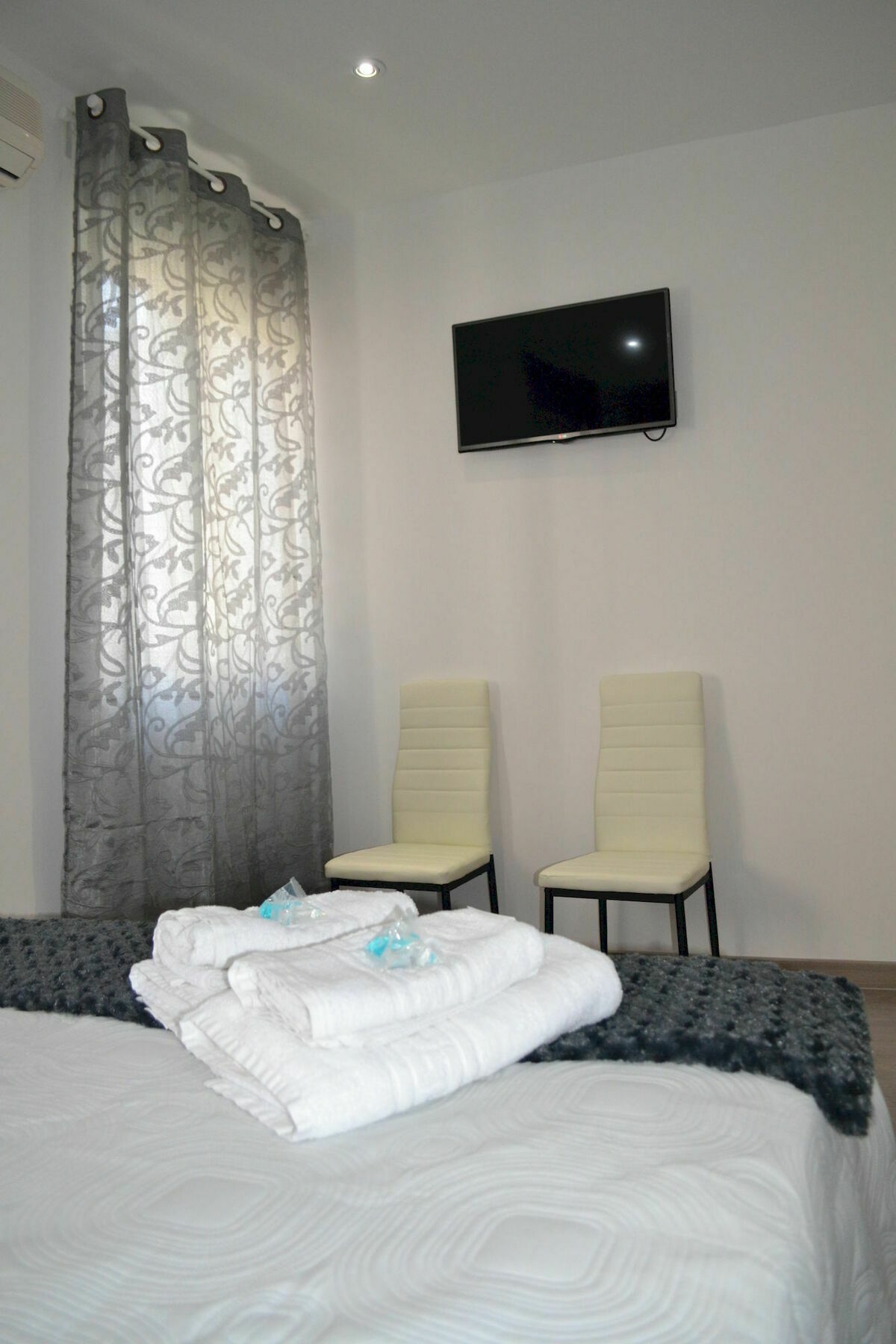 Hostal Meyra Madrid Eksteriør bilde
