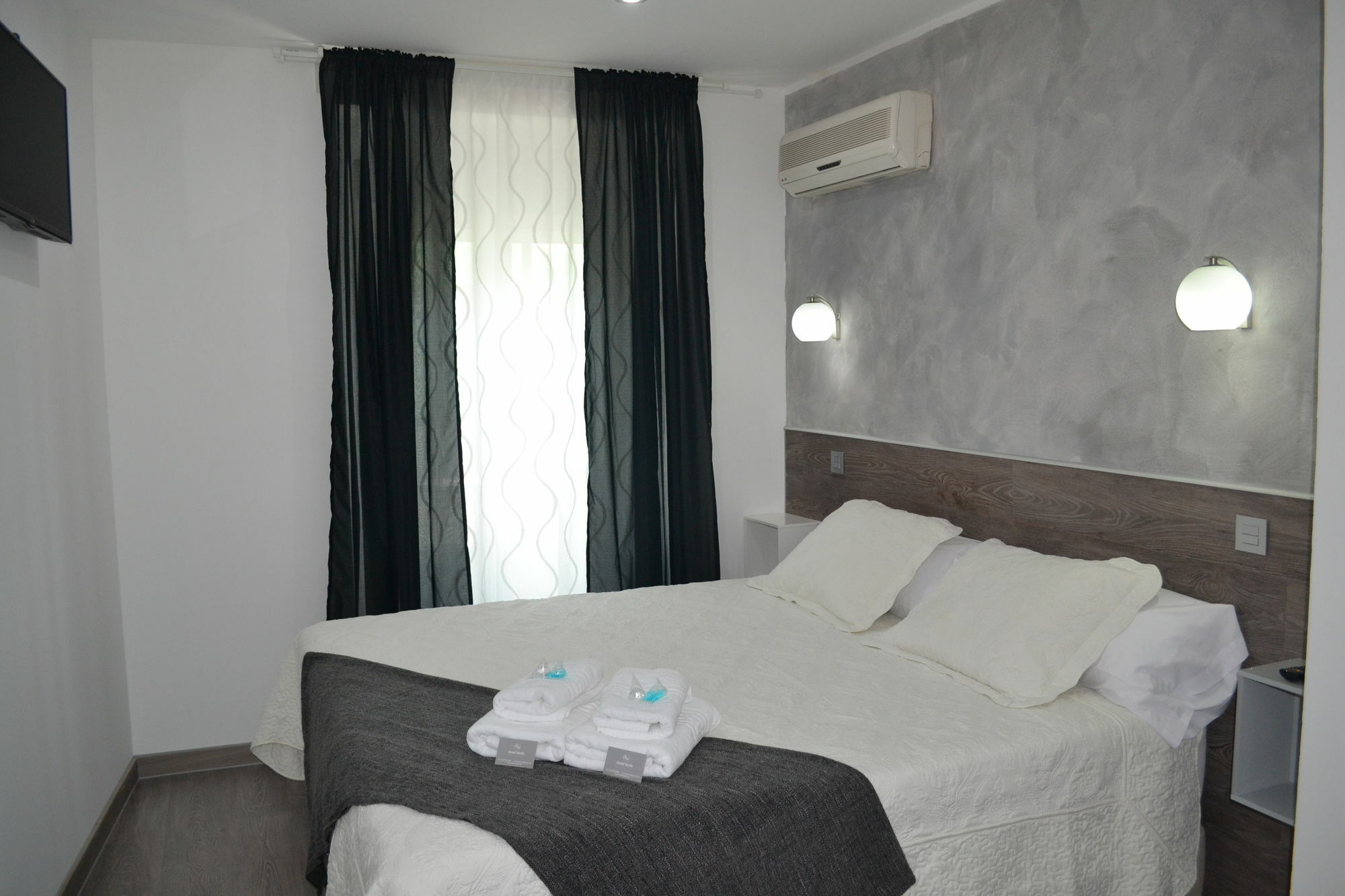 Hostal Meyra Madrid Eksteriør bilde