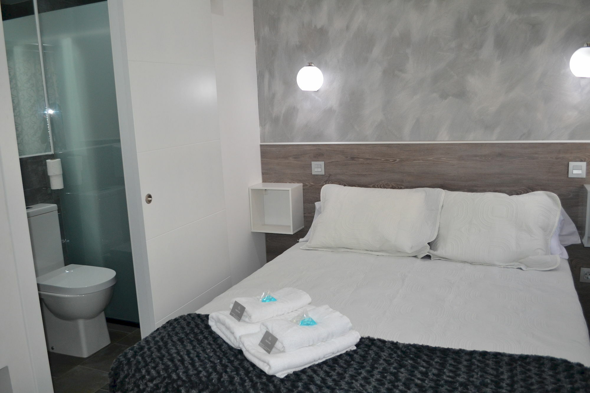 Hostal Meyra Madrid Eksteriør bilde